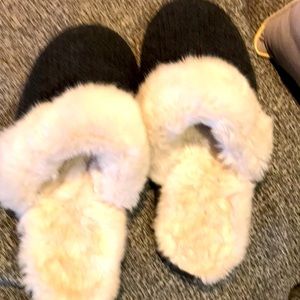 VS slippers